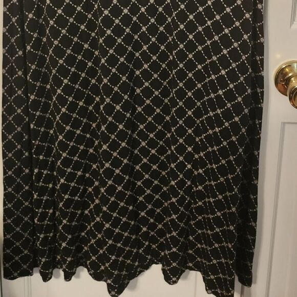 Adorable Black Zig checkered shift dress. Versatile. P XXL. - Picture 11 of 11